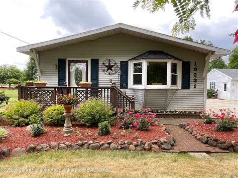 homes for sale 49224.